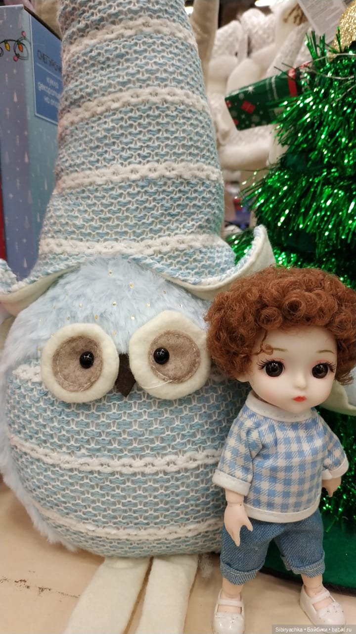 Василёк в новогоднем отделе в Ленте