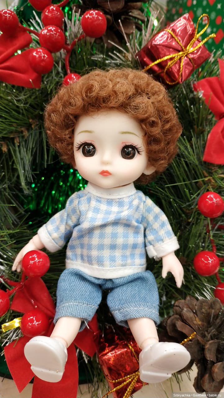 Василёк в новогоднем отделе в Ленте