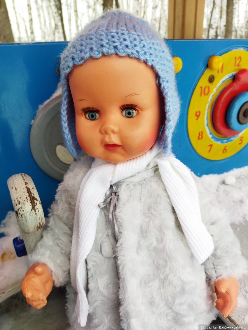 Андрейка на детской площадке