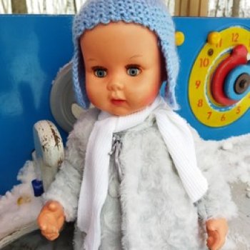 Андрейка на детской площадке