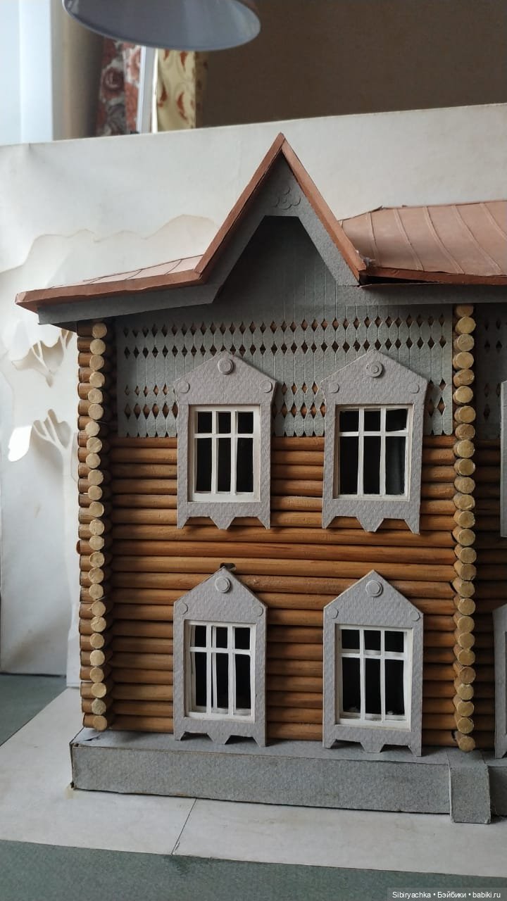 Василёк знакомится со старинным деревянным домом (фото 10)