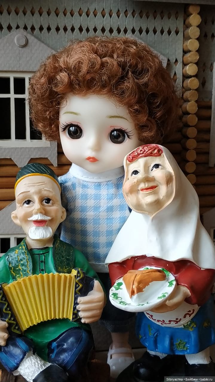 Василёк знакомится со старинным деревянным домом (фото 5)