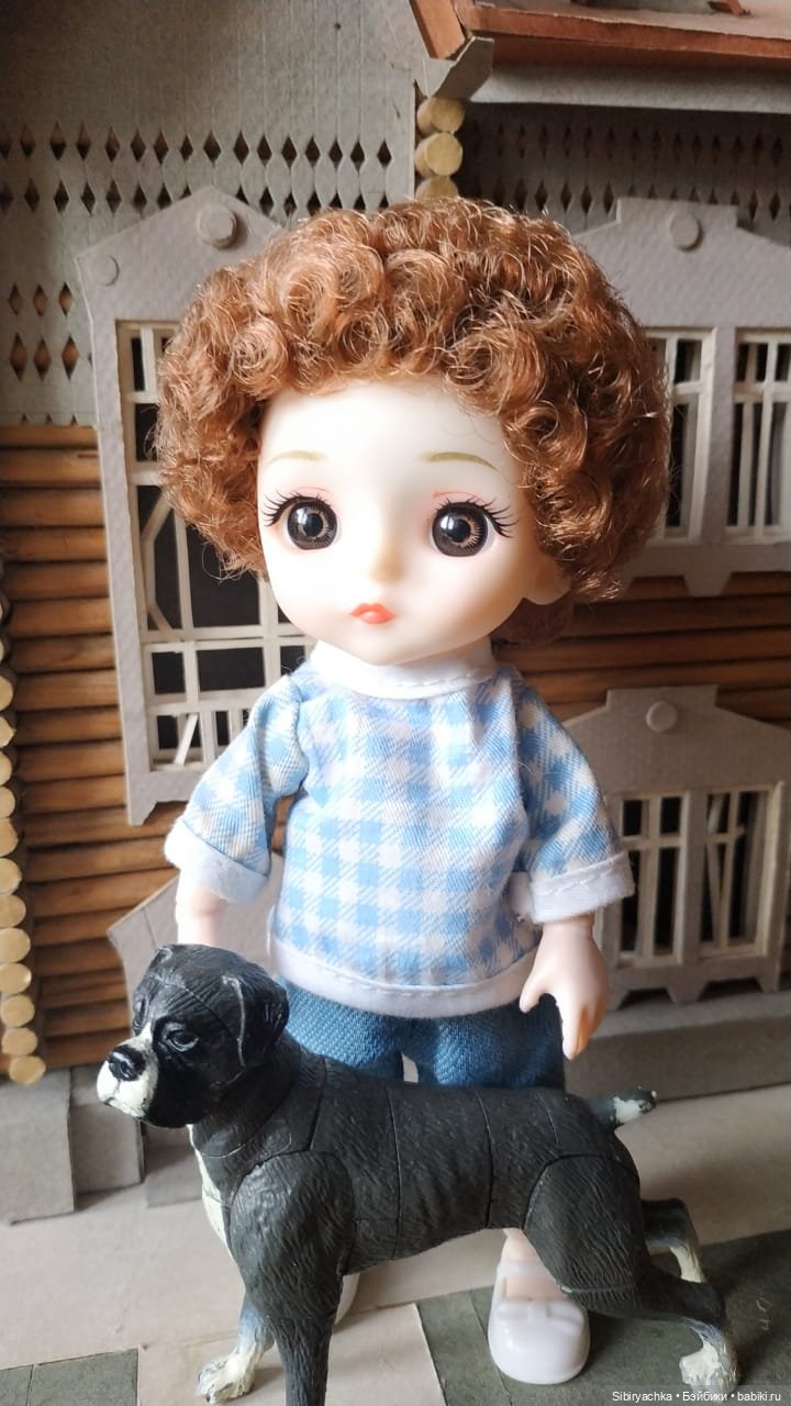 Василёк знакомится со старинным деревянным домом (фото 7)