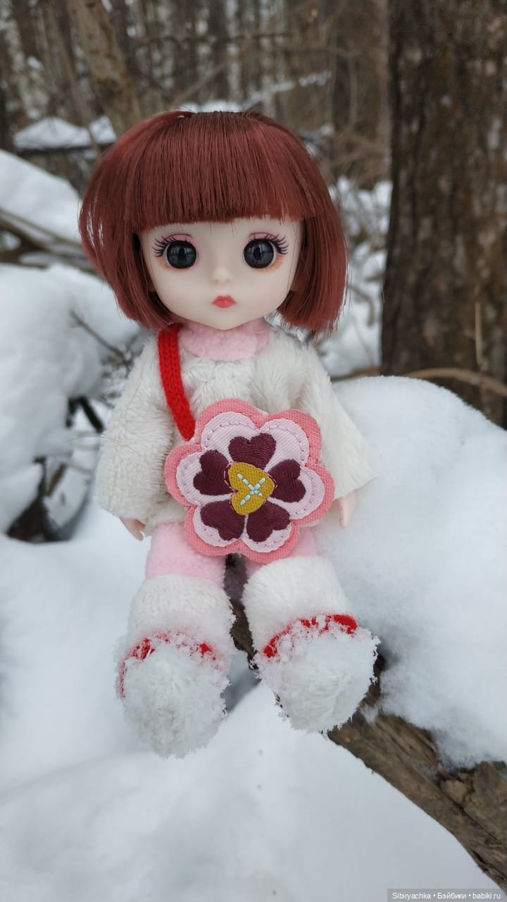 Глаша и Арина гуляют в лесу (фото 2)