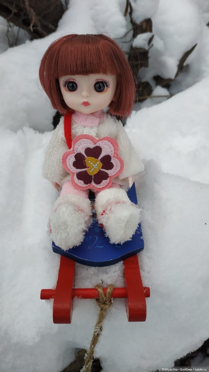 Глаша и Арина гуляют в лесу (фото 5)