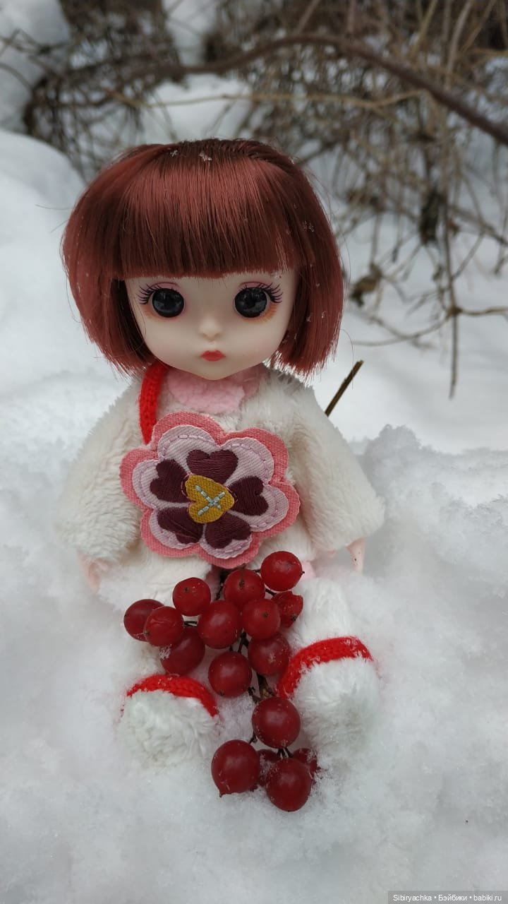 Глаша и Арина гуляют в лесу (фото 9)