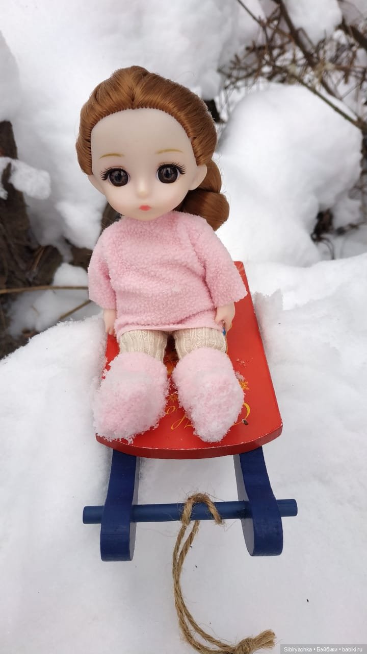 Глаша и Арина гуляют в лесу (фото 4)