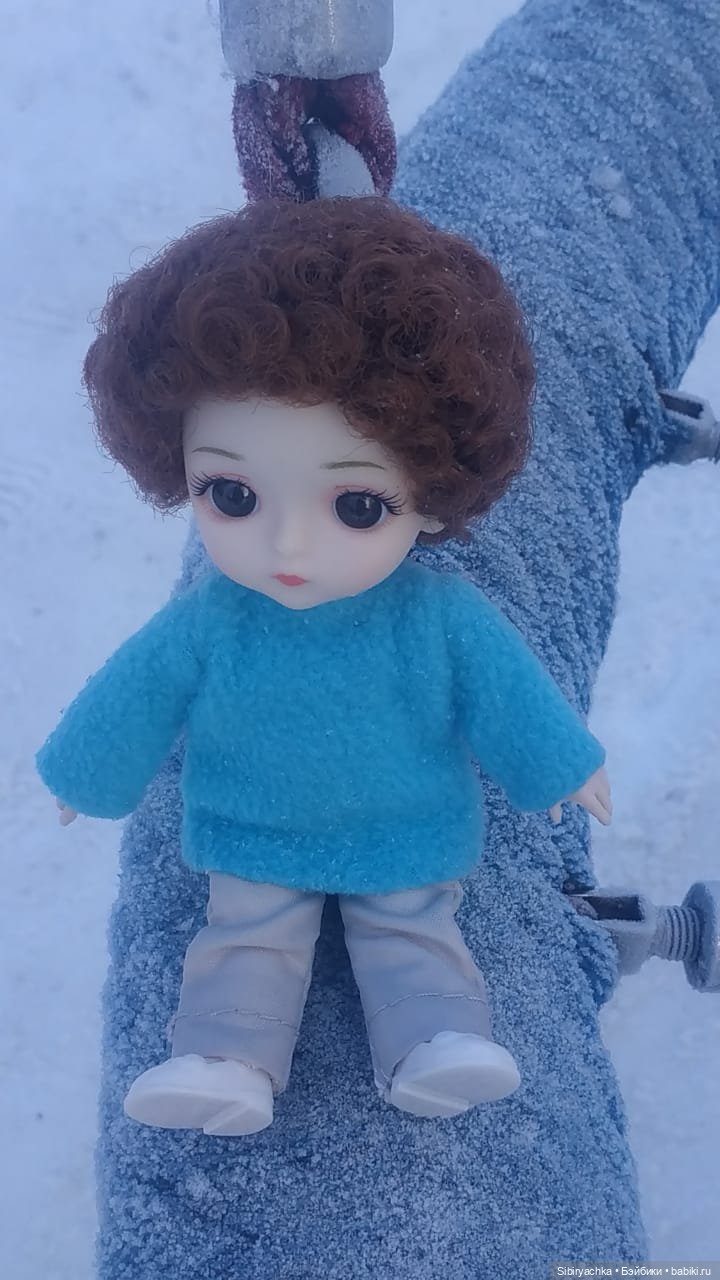 Василёк на детской площадке