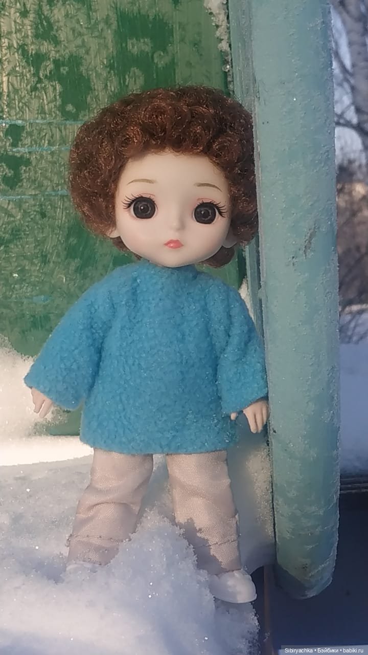 Василёк на детской площадке