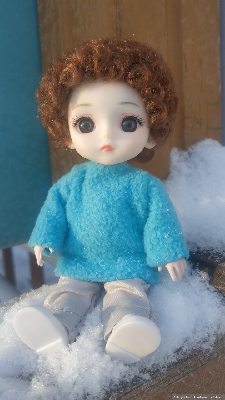 Василёк на детской площадке