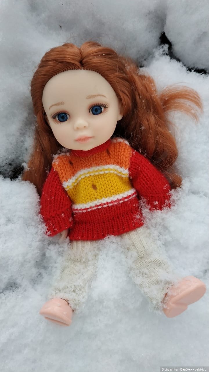 Первая прогулка Лизоньки в лесу