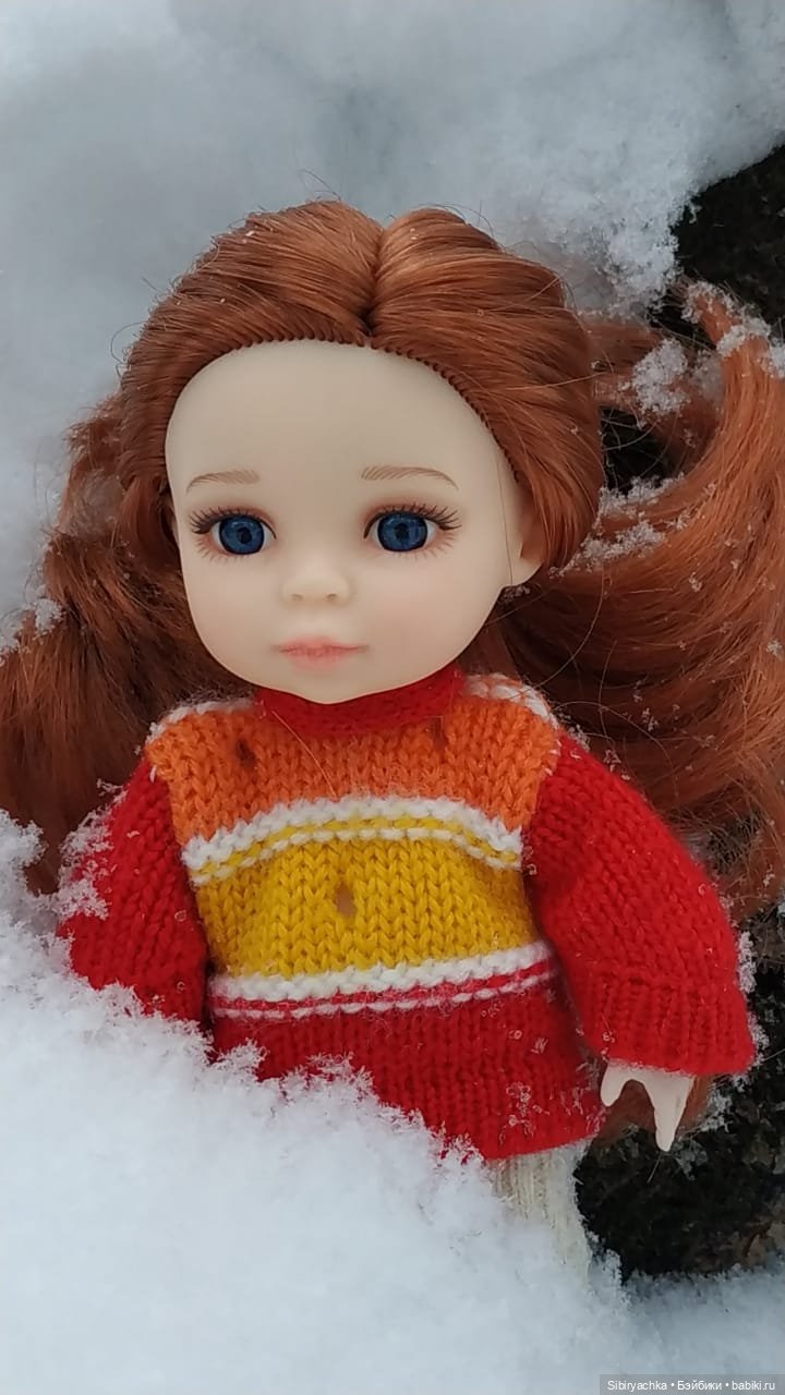 Первая прогулка Лизоньки в лесу