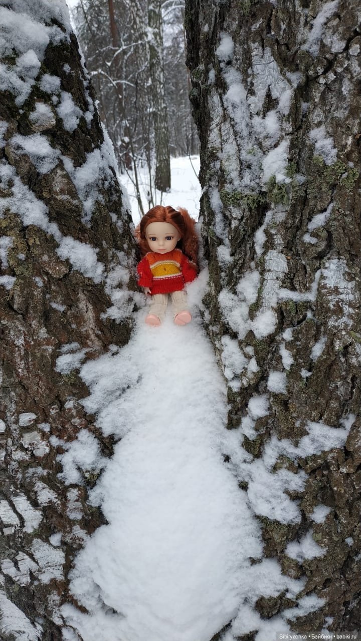 Первая прогулка Лизоньки в лесу