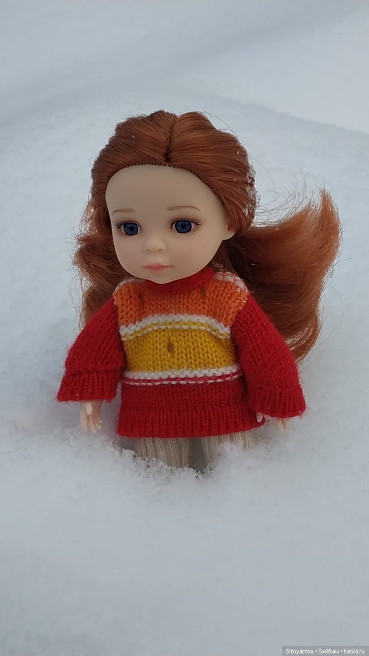 Первая прогулка Лизоньки в лесу