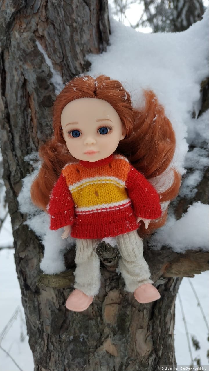 Первая прогулка Лизоньки в лесу