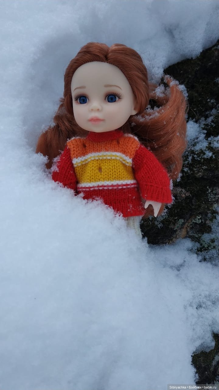 Первая прогулка Лизоньки в лесу