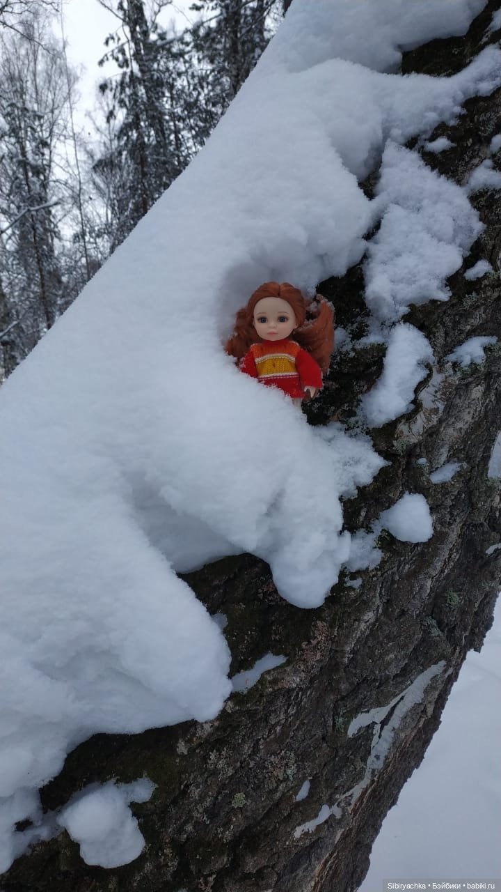 Первая прогулка Лизоньки в лесу