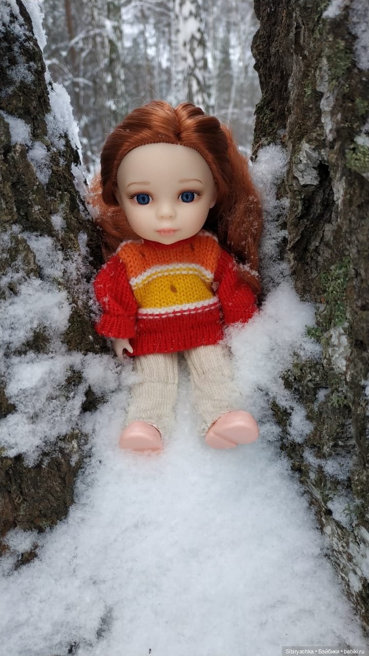 Первая прогулка Лизоньки в лесу