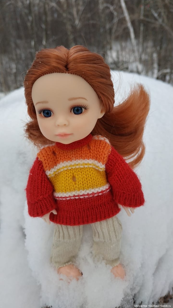 Первая прогулка Лизоньки в лесу