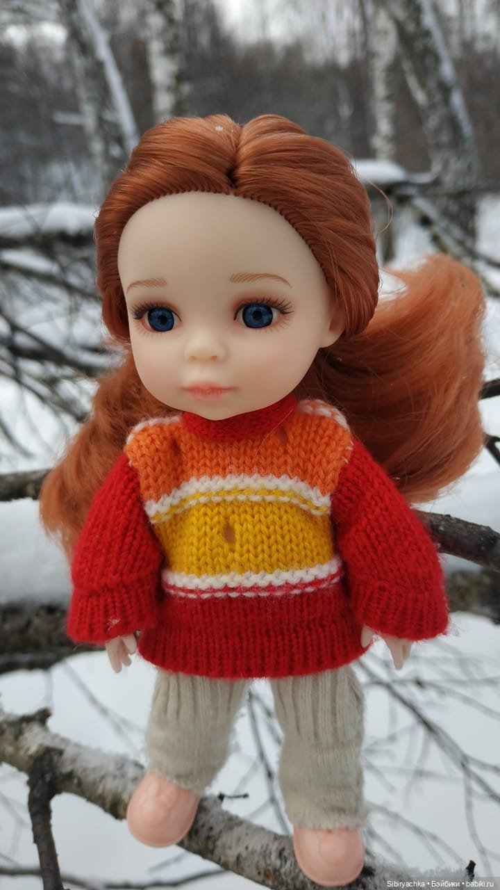 Первая прогулка Лизоньки в лесу