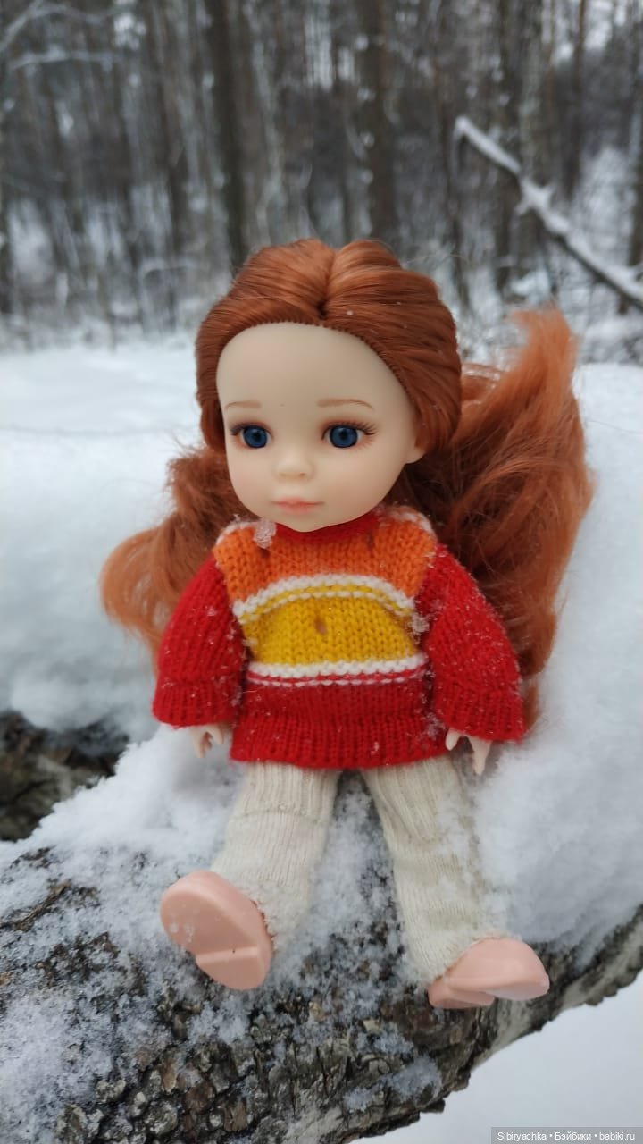 Первая прогулка Лизоньки в лесу