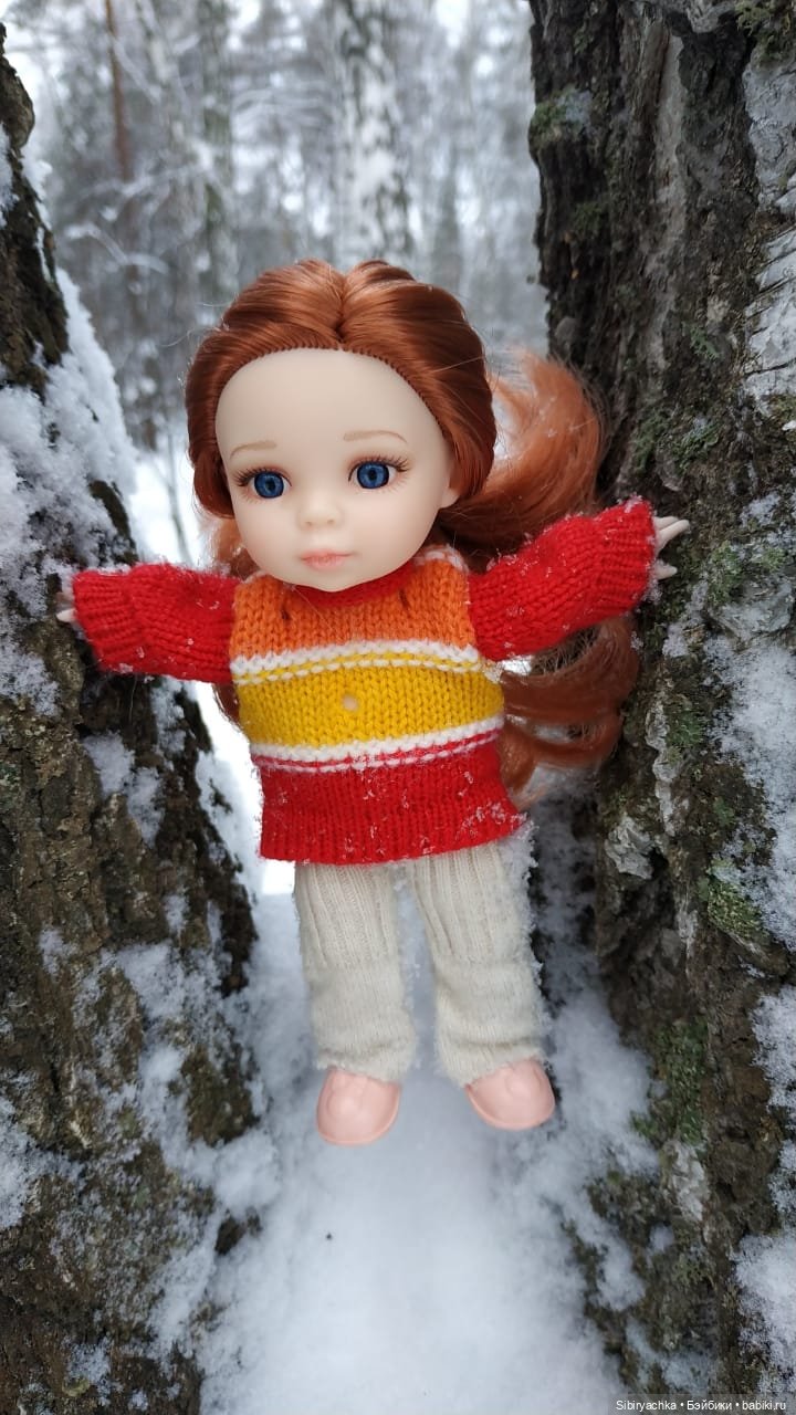 Первая прогулка Лизоньки в лесу