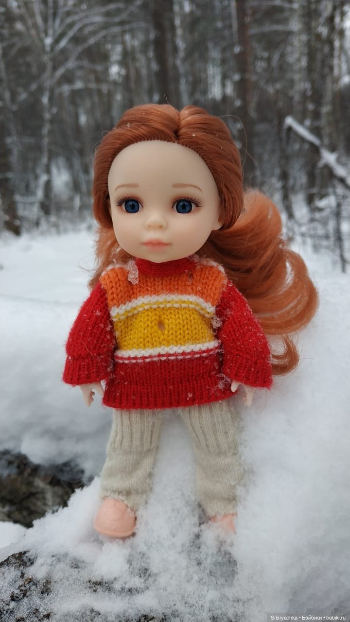 Первая прогулка Лизоньки в лесу