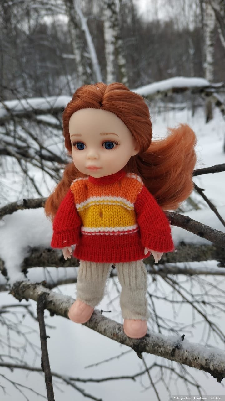 Первая прогулка Лизоньки в лесу