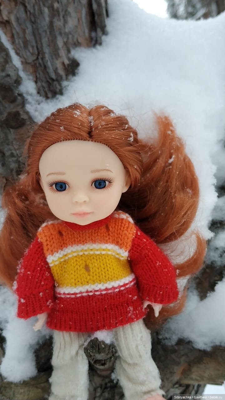 Первая прогулка Лизоньки в лесу