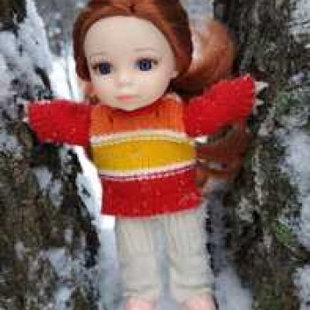 Первая прогулка Лизоньки в лесу.