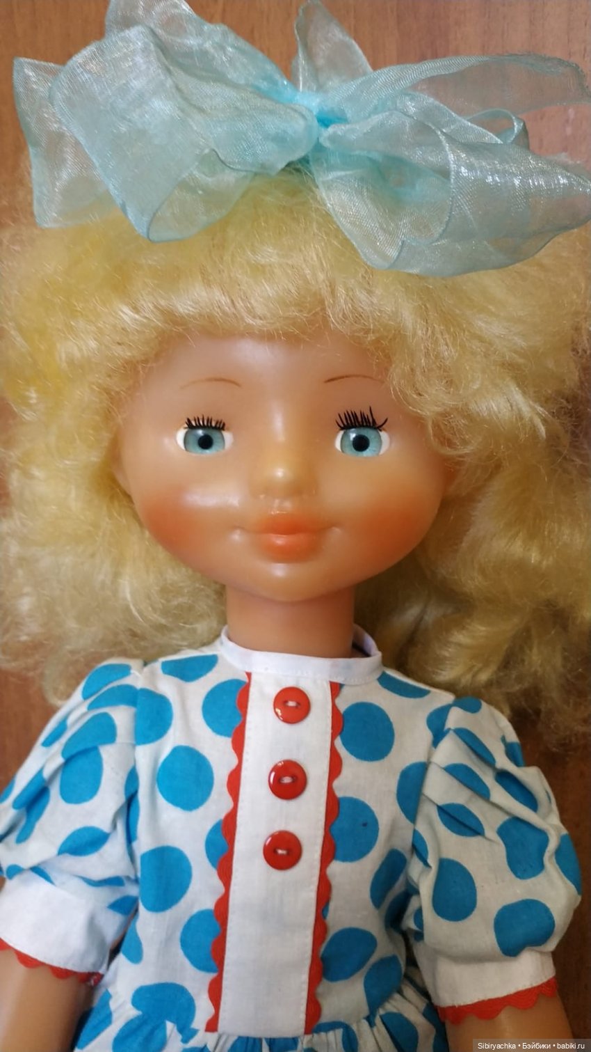 Белокурая красавица Лиля из Ворошиловграда (фото 2)