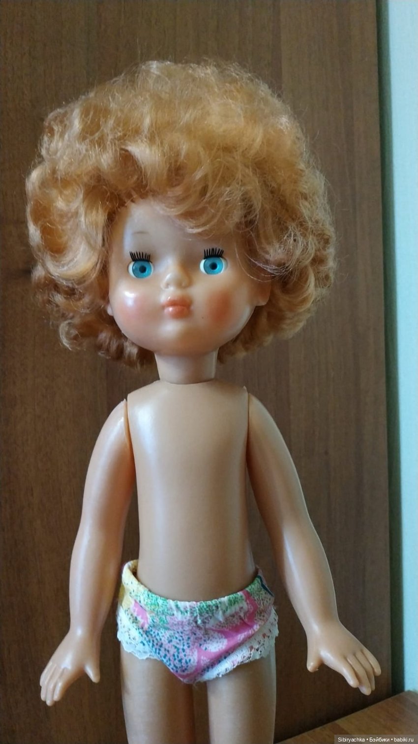 Серьёзная малышка Танечка