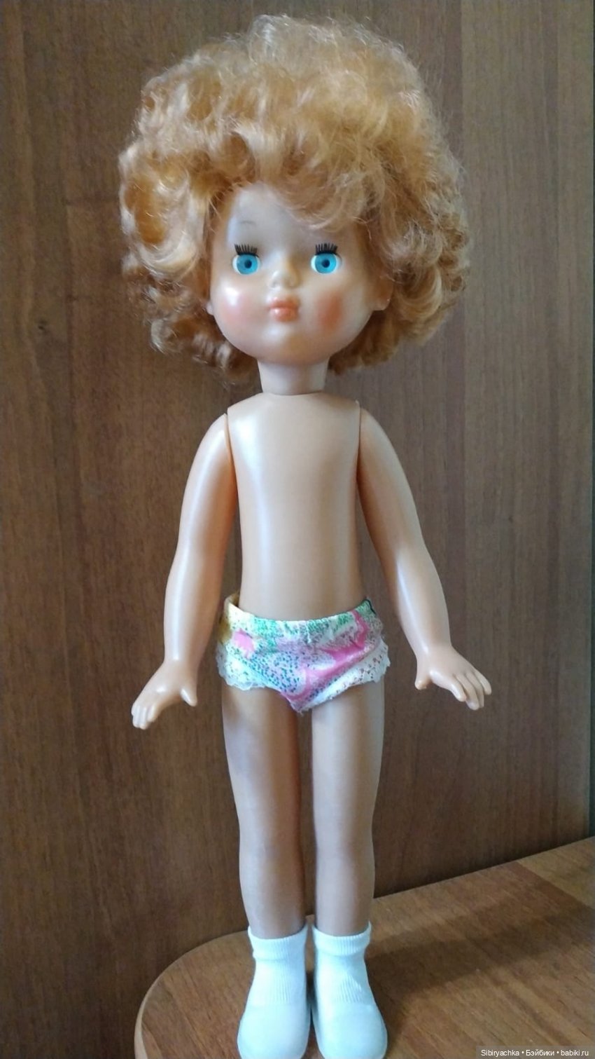 Серьёзная малышка Танечка