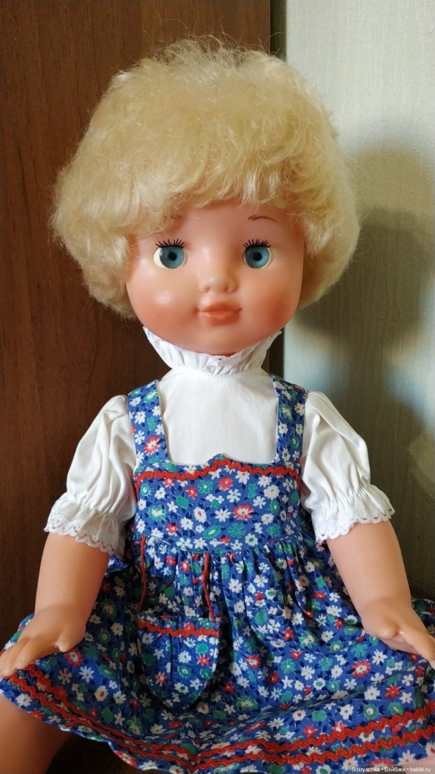 Белокурая малышка Алёнка из Киева