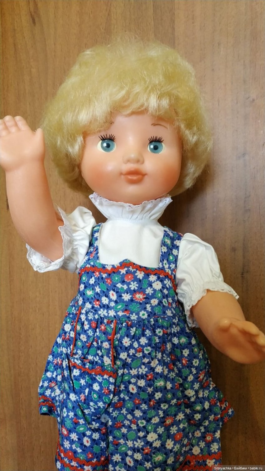 Белокурая малышка Алёнка из Киева