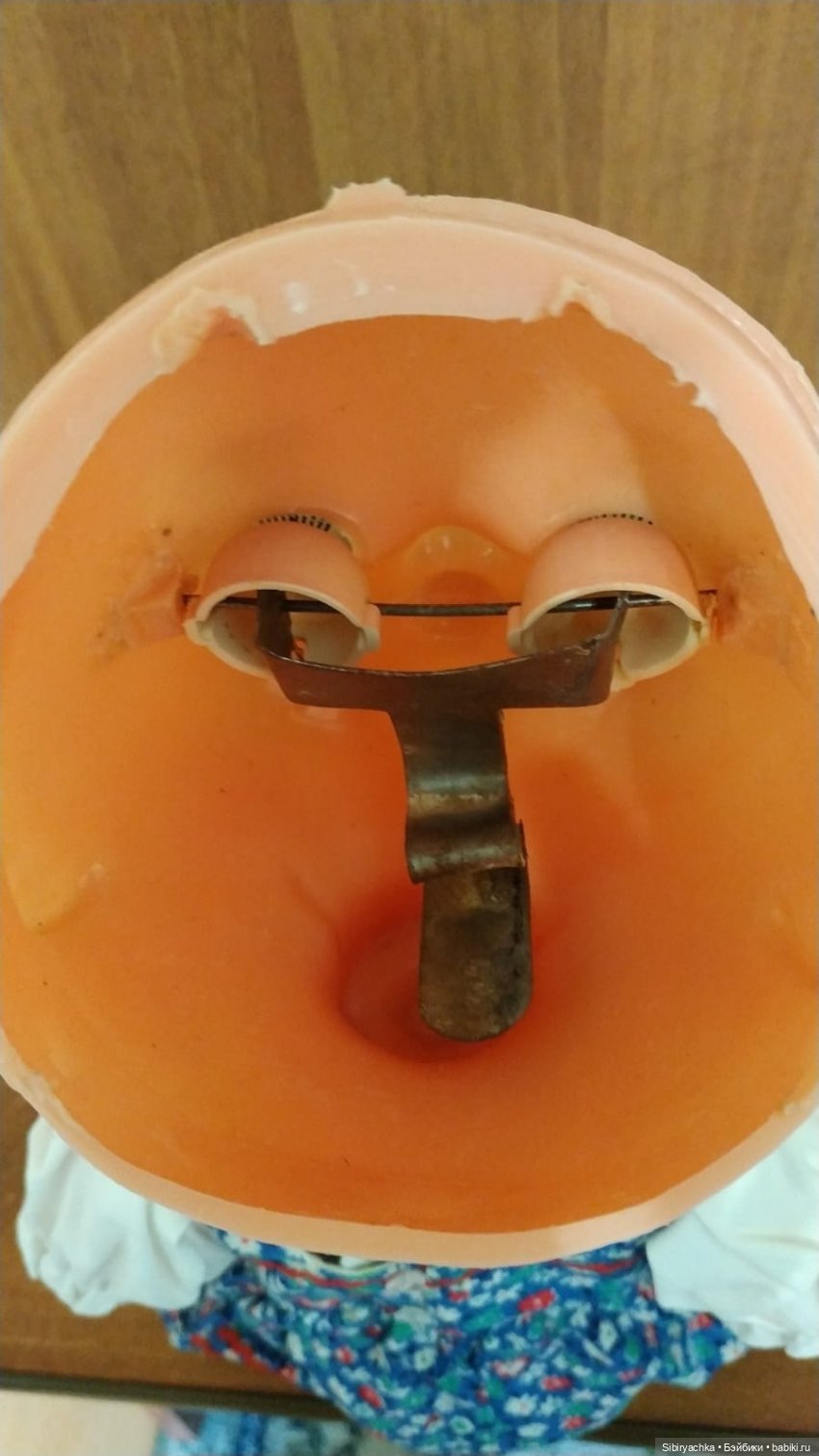 Белокурая малышка Алёнка из Киева (фото 2)