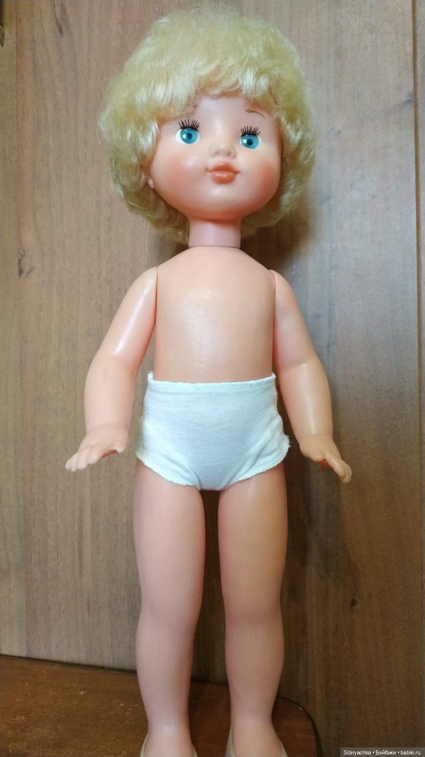 Белокурая малышка Алёнка из Киева