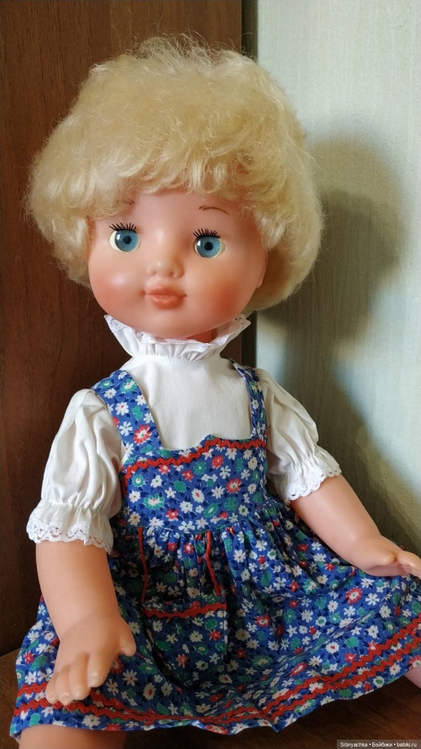 Белокурая малышка Алёнка из Киева