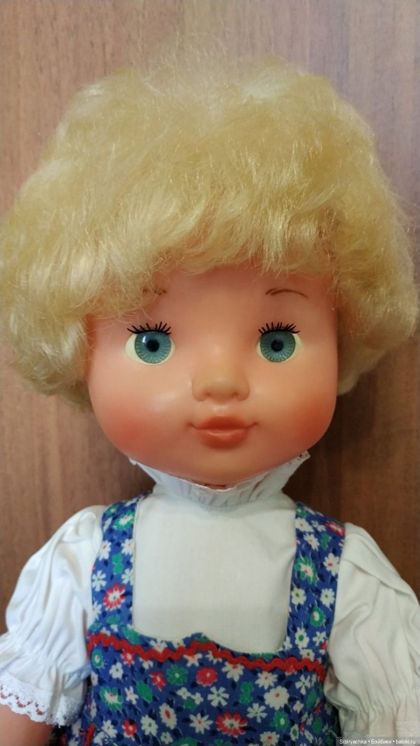 Белокурая малышка Алёнка из Киева