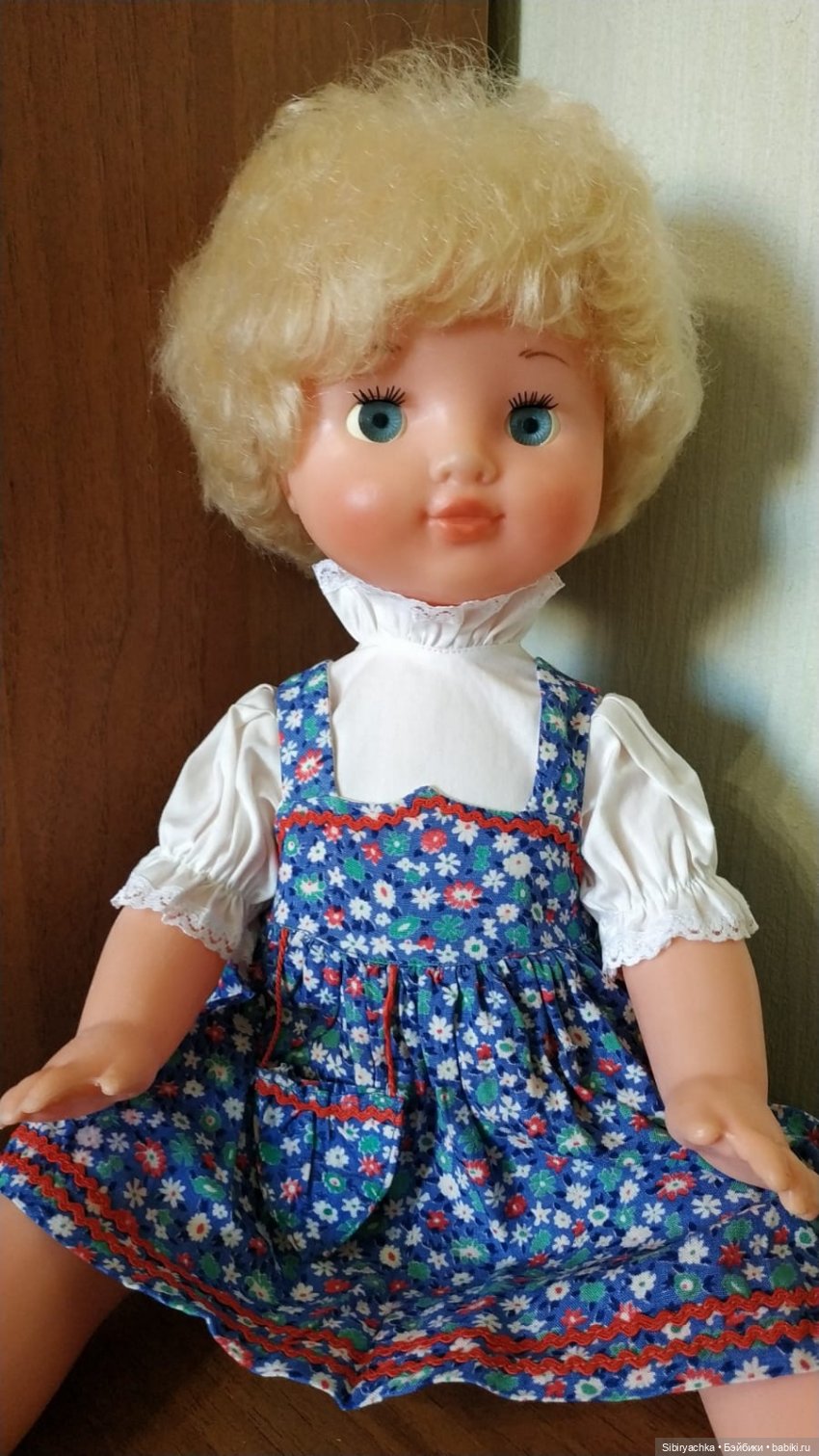 Белокурая малышка Алёнка из Киева