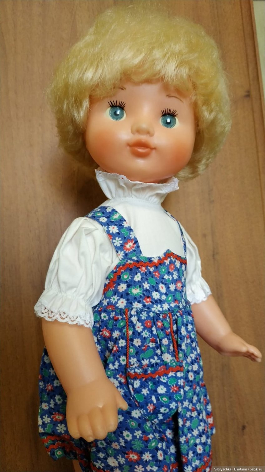 Белокурая малышка Алёнка из Киева