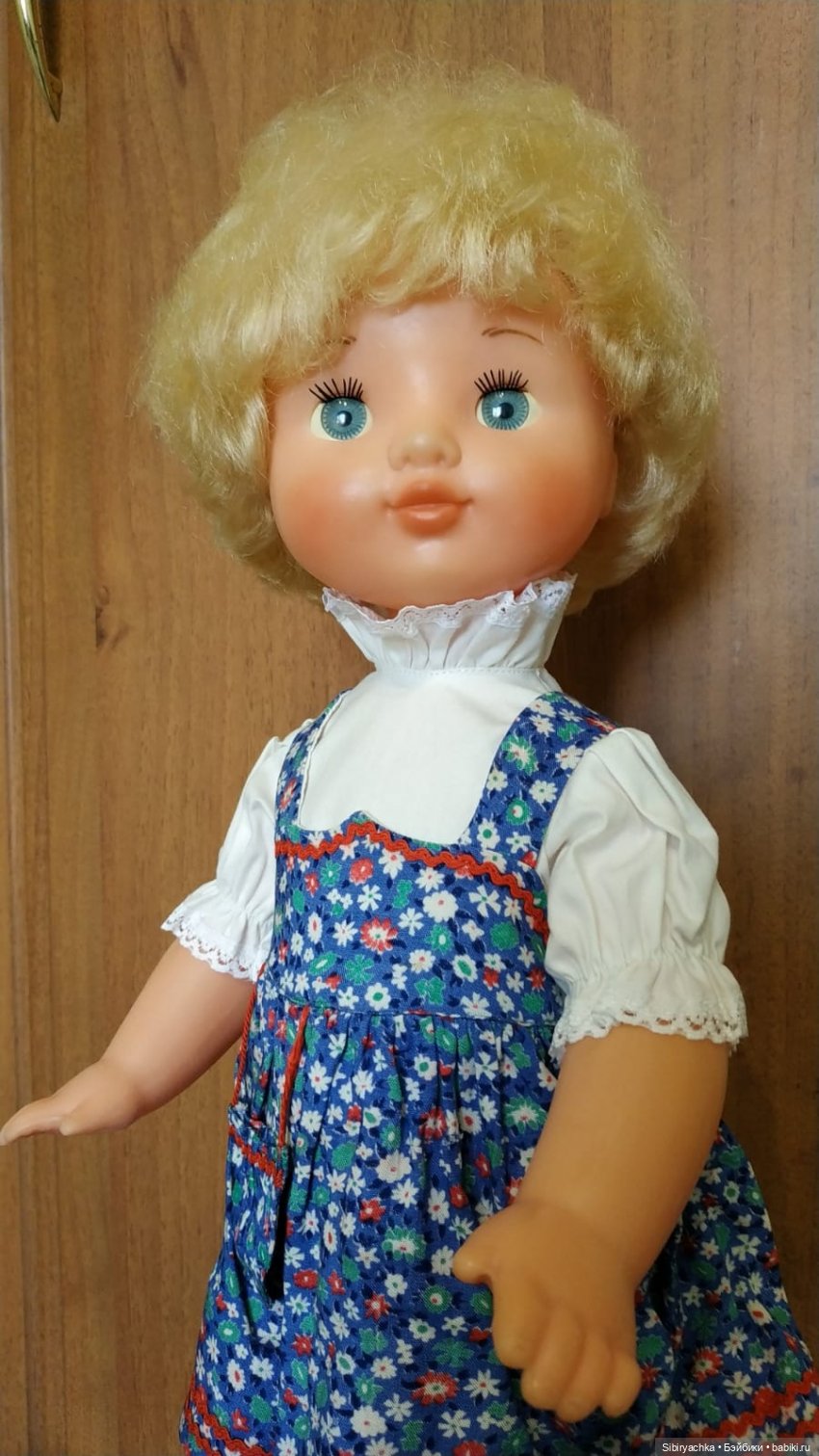 Белокурая малышка Алёнка из Киева