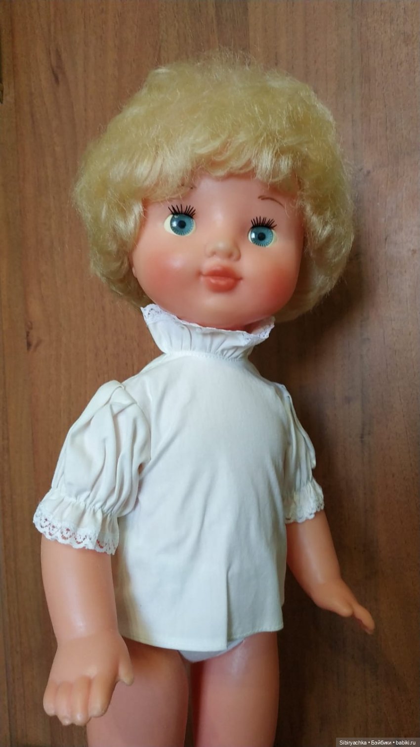 Белокурая малышка Алёнка из Киева