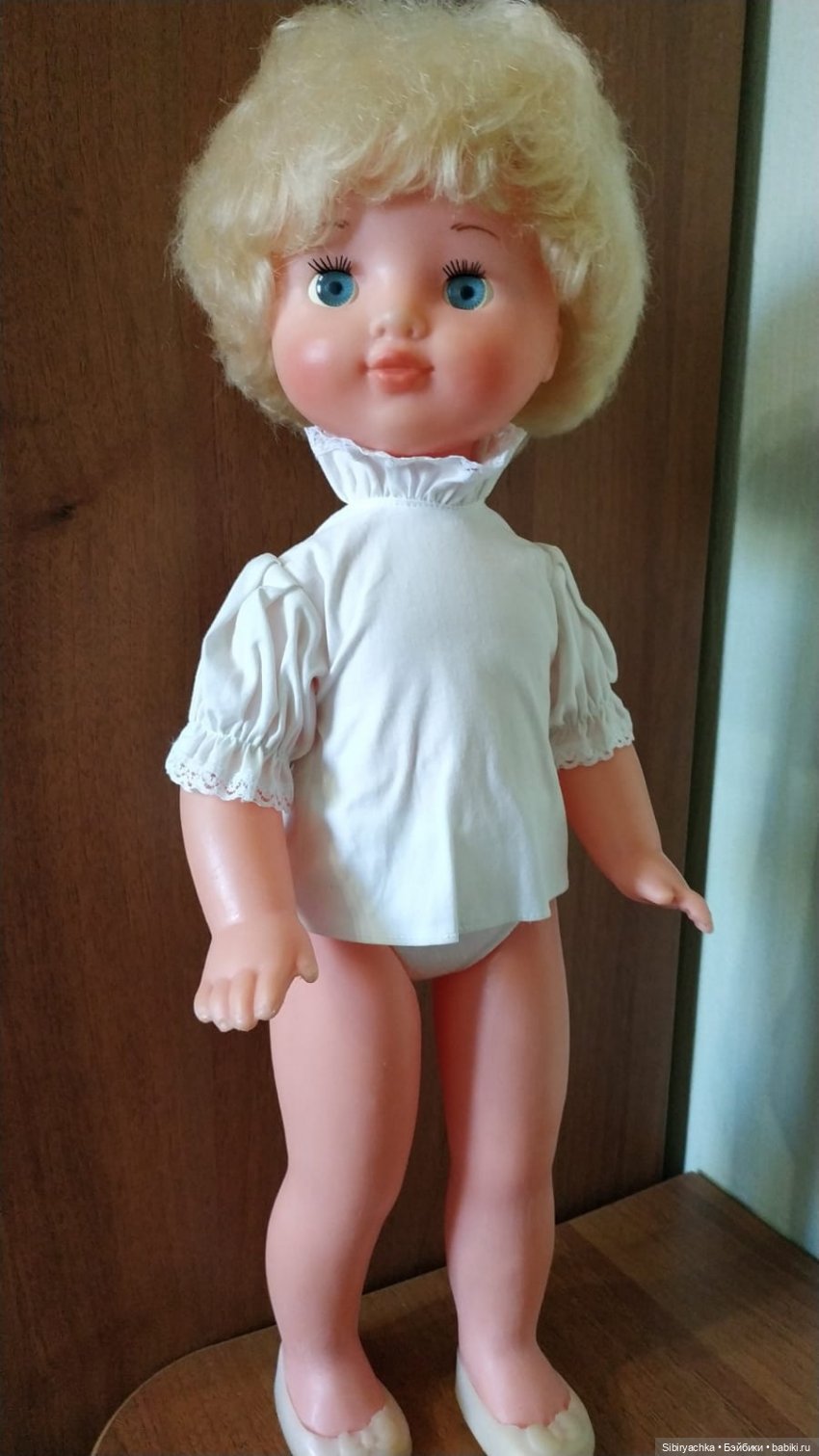 Белокурая малышка Алёнка из Киева