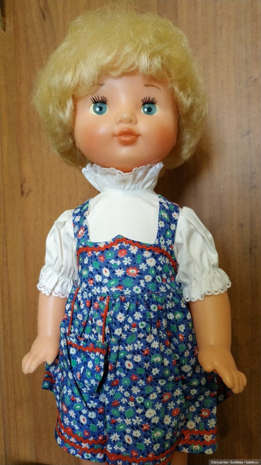 Белокурая малышка Алёнка из Киева