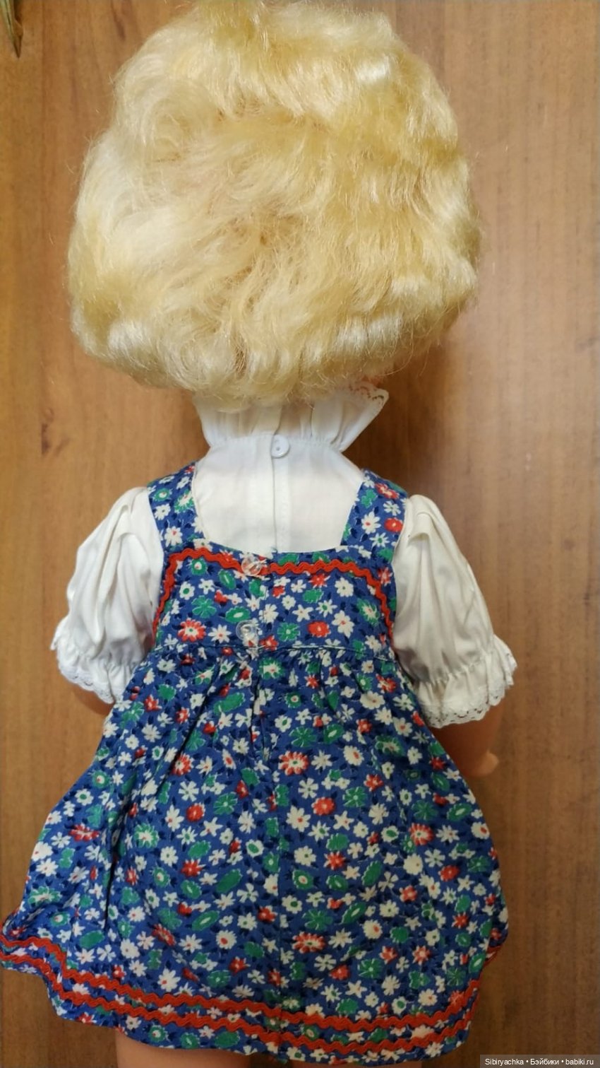 Белокурая малышка Алёнка из Киева