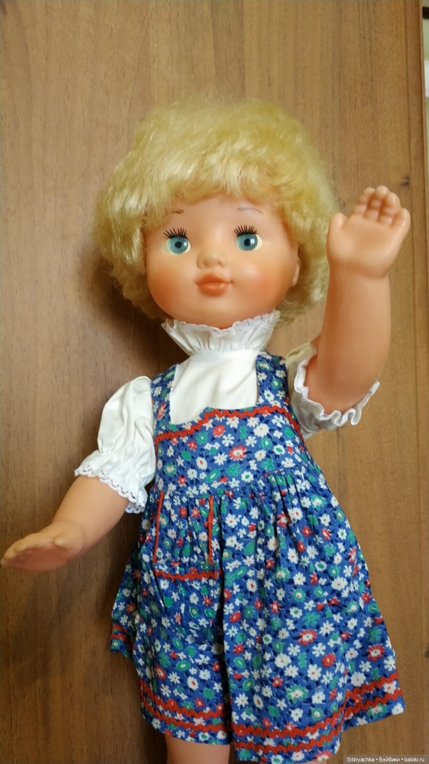 Белокурая малышка Алёнка из Киева