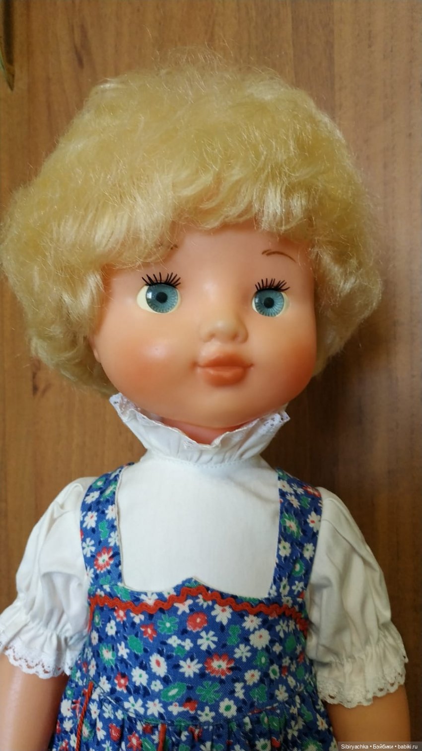 Белокурая малышка Алёнка из Киева