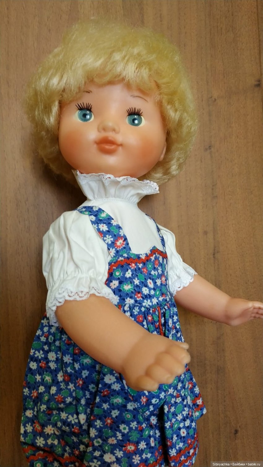 Белокурая малышка Алёнка из Киева