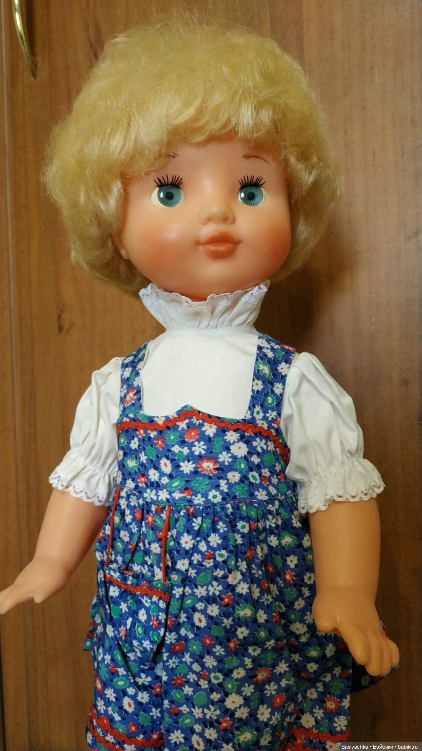 Белокурая малышка Алёнка из Киева